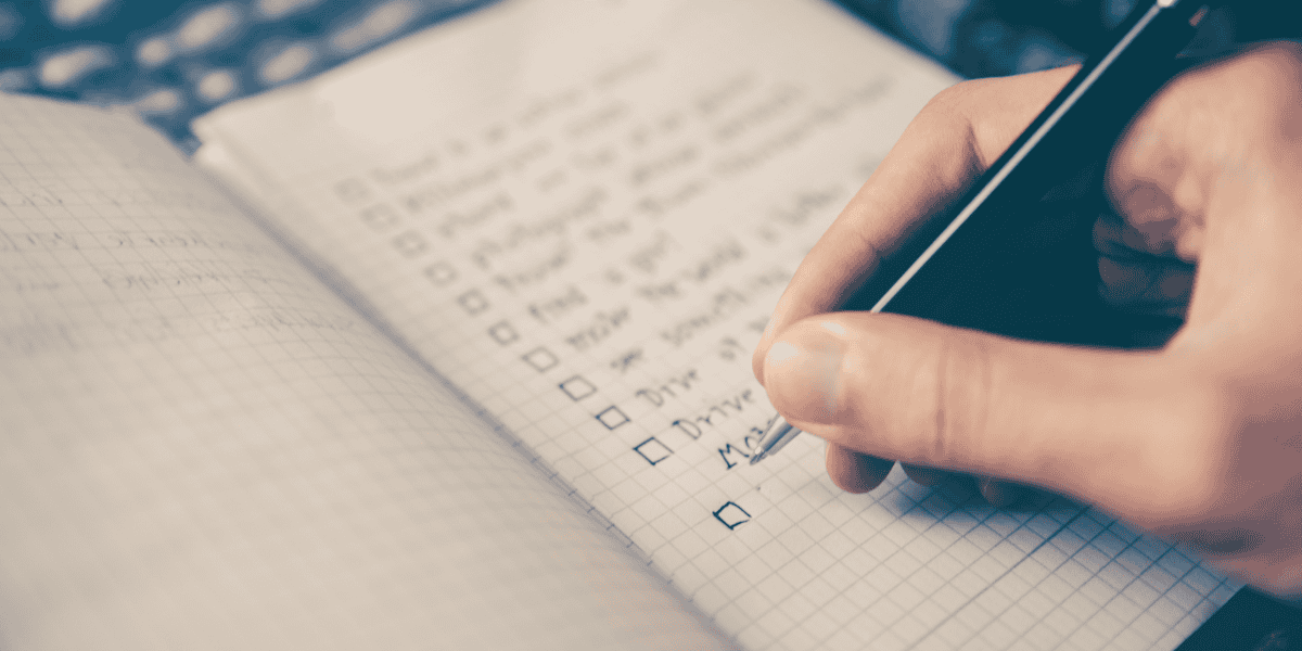 Setting SMART goals for your real estate business - RemoteBuilder